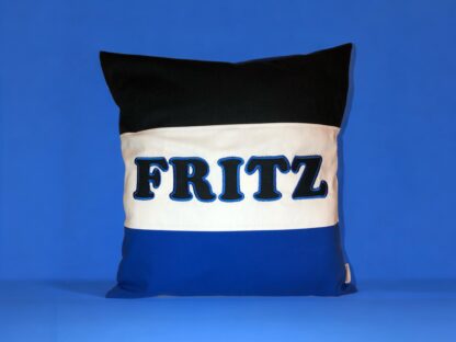 Namenskissen schwarz weiss blau mit Namen von Stickfinchen