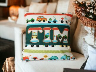 Namenskissen "Autos mit Streifen" mit Namen