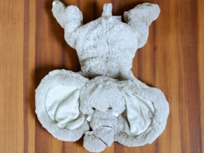 Elefant mit Namen und Datum bestickt von Stickfinchen