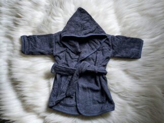 Kinderbademantel navy mit Namen bestickt von Stickfinchen