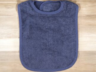 Lätzchen navy mit Namen und Motiv bestickt von Stickfinchen