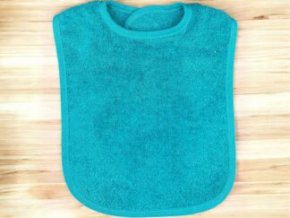 Lätzchen blau-grün mit Namen und Motiv bestickt von Stickfinchen
