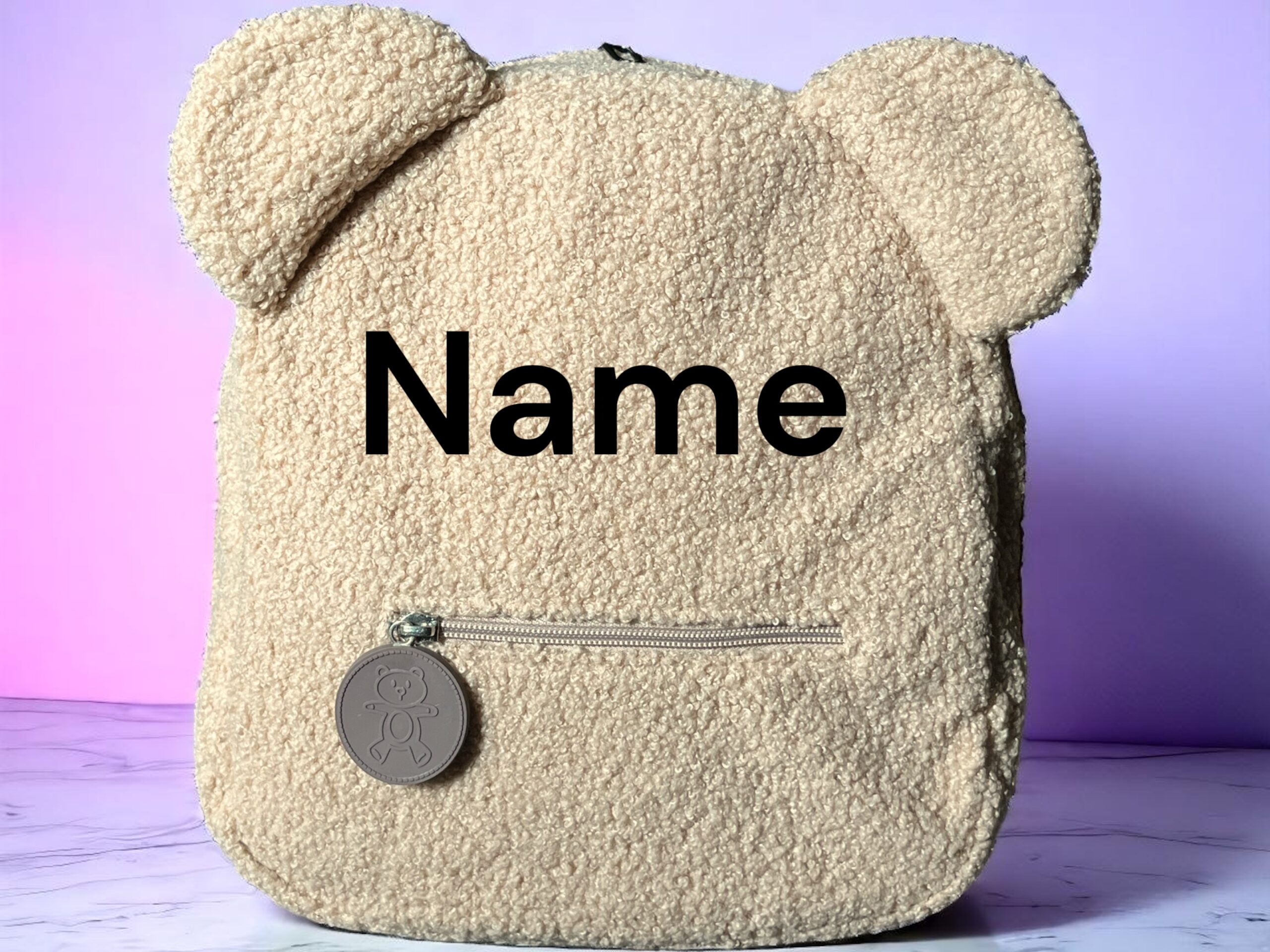 Kindergartenrucksack in beige mit Namen bestickt von Stickfinchen