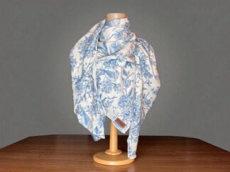 Musselintuch Blumen mit Vogel von Stickfinchen in 2 verschiedenen Größen