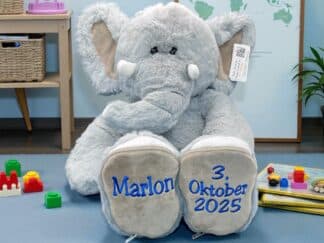 Kuscheltier Elefant mit Namen und Geburtstag bestickt von Stickfinchen