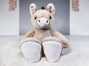 Kuscheltier Pferd mit Namen und Datum bestickt