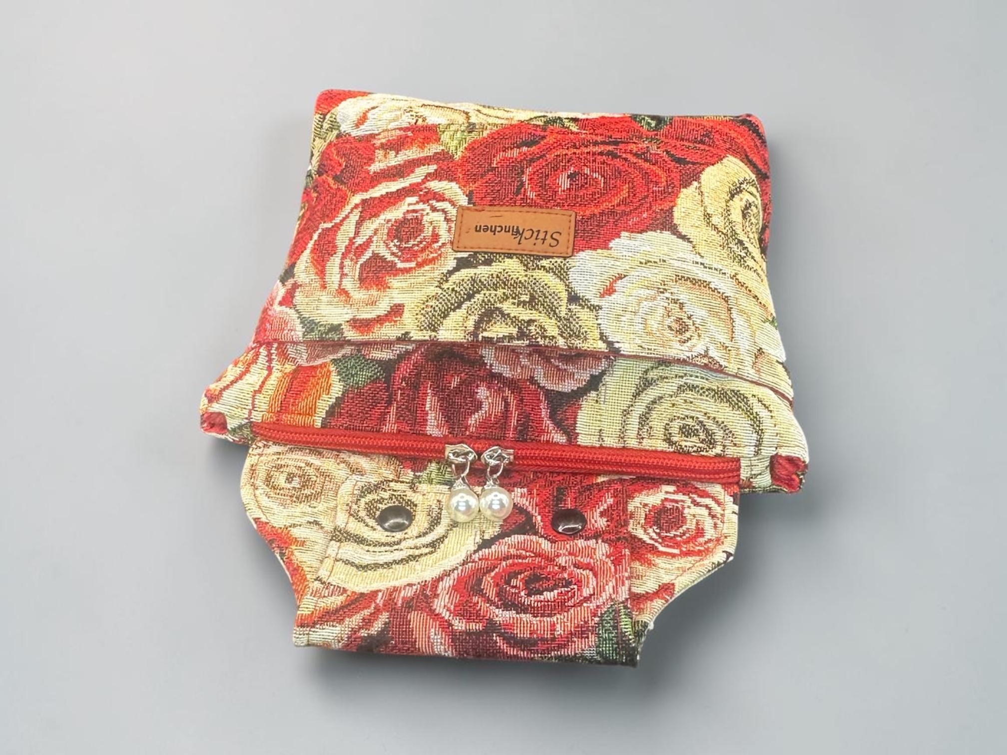 Gürteltasche Rosen Gobelin liegend geschlossen