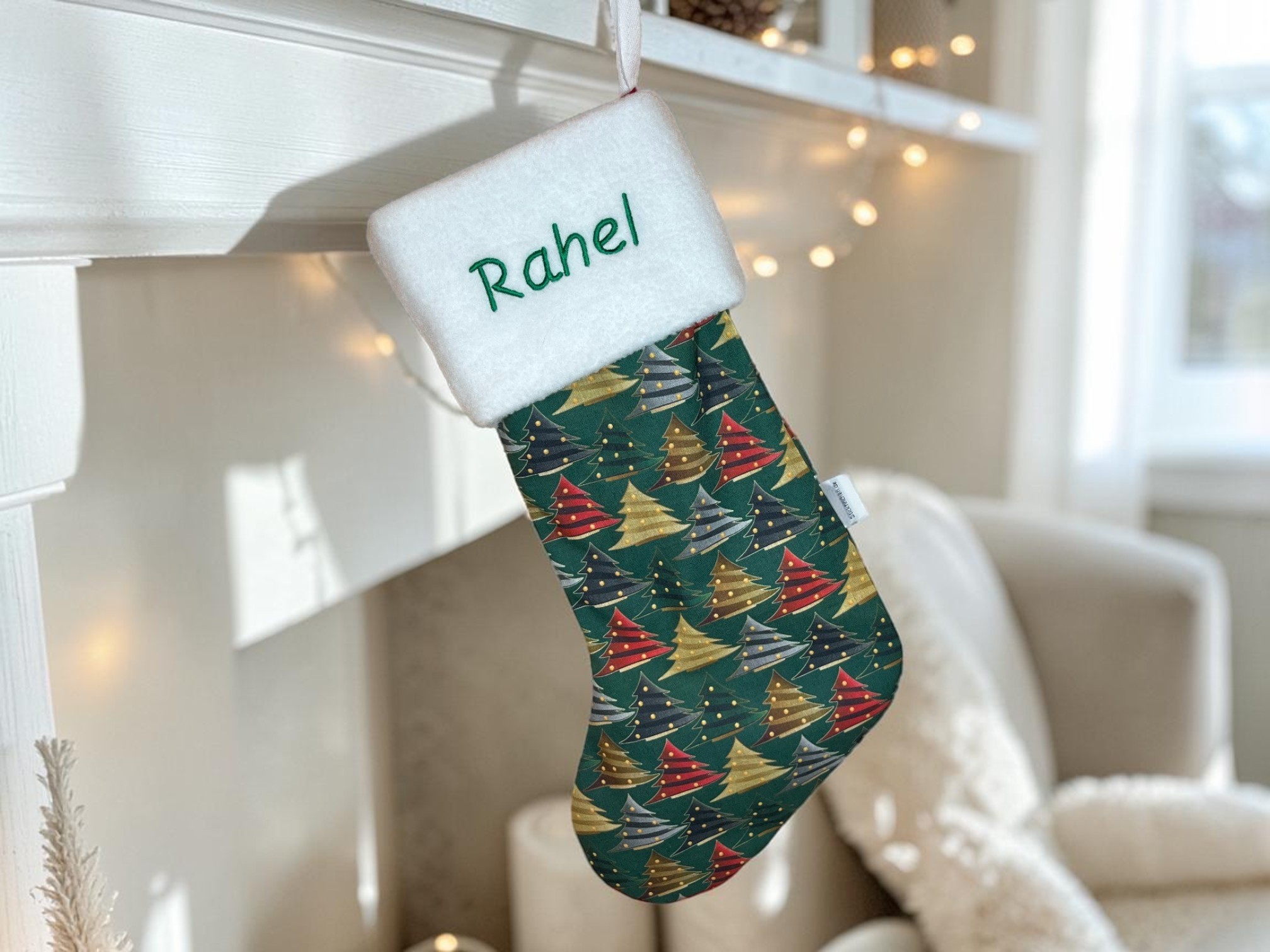 Nikolausstiefel mit Namen bestickt Weihnachtsbaum grün