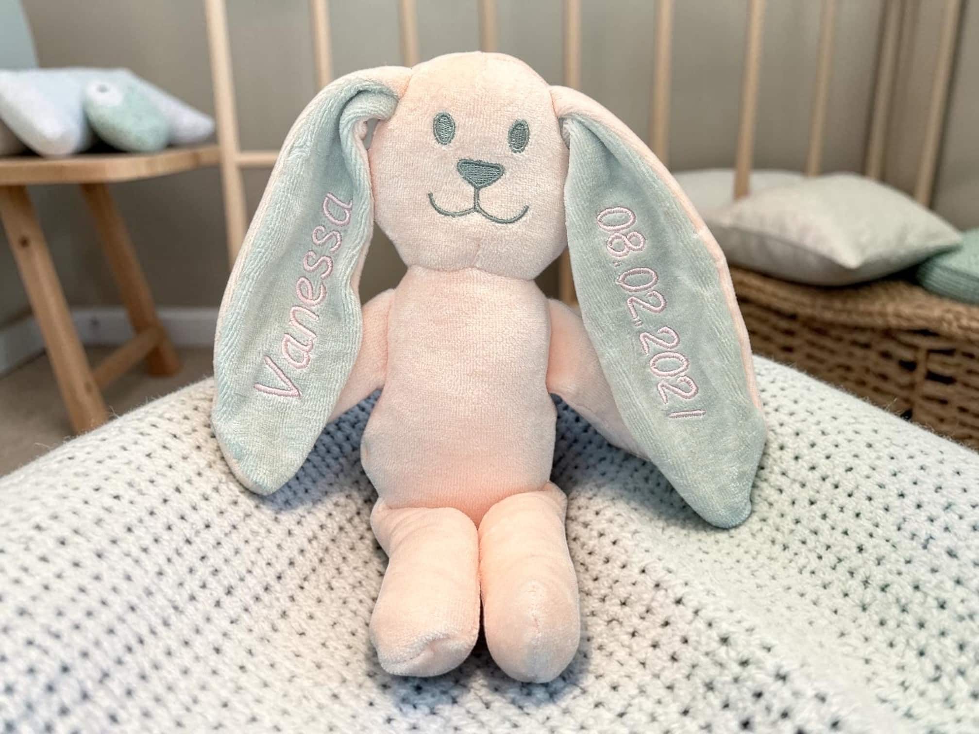 Schnuffeltier Hase mit Namen rosa Kuscheltier Baby